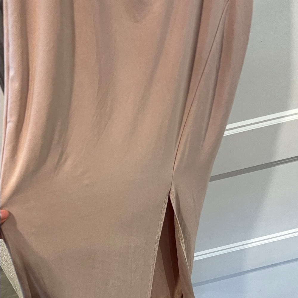 Elegant Sleeveless Taupe Dress - Picture 6 of 7